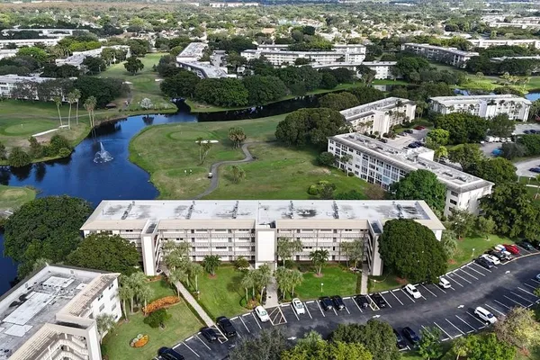 Property Slideshow image 2 of 26 | 4701 martinique dr h4, Coconut Creek, FL, 33066