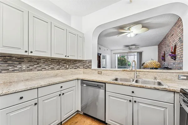 Property Slideshow image 3 of 17 | 7647 southampton ter 314, Tamarac, FL, 33321