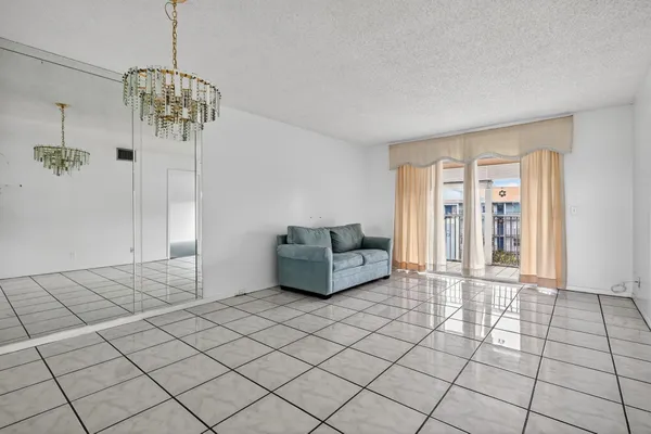 Property Slideshow image 3 of 26 | 650 sw 124th ter, Pembroke Pines, FL, 33027