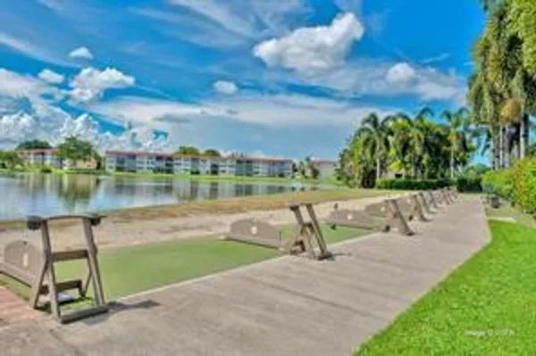 Property Slideshow image 3 of 48 | 9511 n hollybrook lake dr 207, Pembroke Pines, FL, 33025