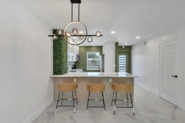 Property Slideshow image 2 of 17 | 9818 marina blvd apt 1225, Boca Raton, FL, 33428