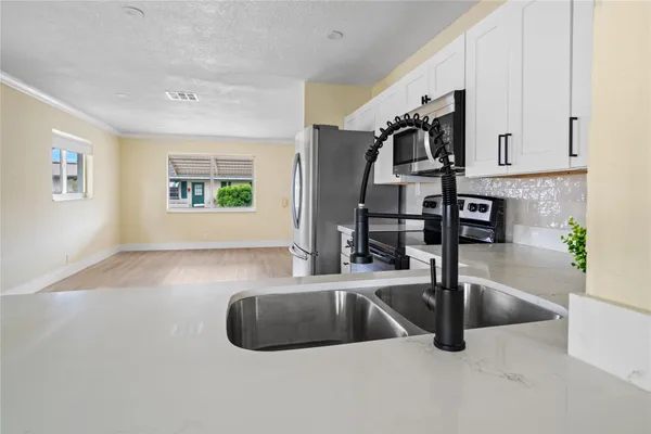 Property Slideshow image 2 of 31 | 4514 nw 49th dr, Tamarac, FL, 33319