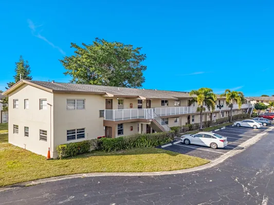 Property Slideshow image 2 of 22 | 601 nw 78th ter apt 203, Margate, FL, 33063