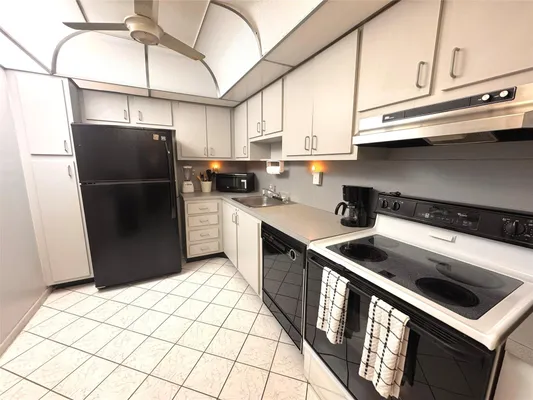 Property Slideshow image 2 of 19 | 7950 w mcnab rd 203, Tamarac, FL, 33321
