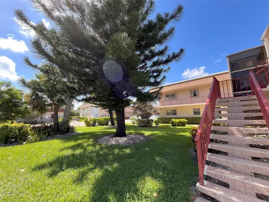 Property Slideshow image 2 of 29 | 212 oxford 400 # 212, West Palm Beach, FL, 33417