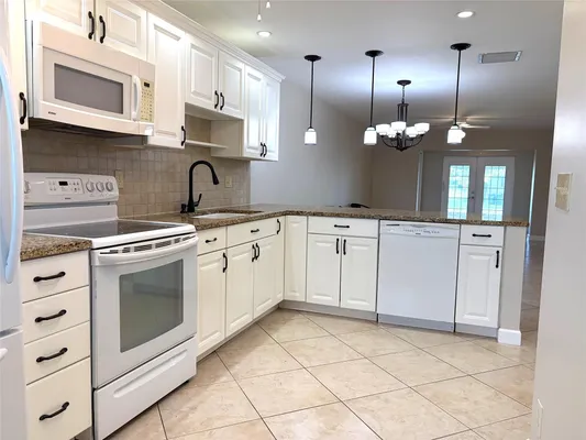 Property Slideshow image 3 of 11 | 8701 nw 11th st # 8701, Plantation, FL, 33322