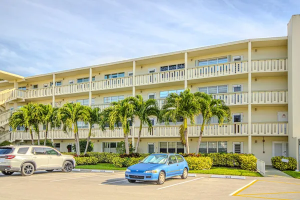 Property Slideshow image 2 of 26 | 3016 cambridge a # 3016, Deerfield Beach, FL, 33442