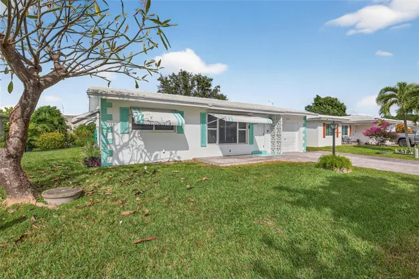 Property Slideshow image 2 of 66 | 2711 nw 4th ave, Pompano Beach, FL, 33064