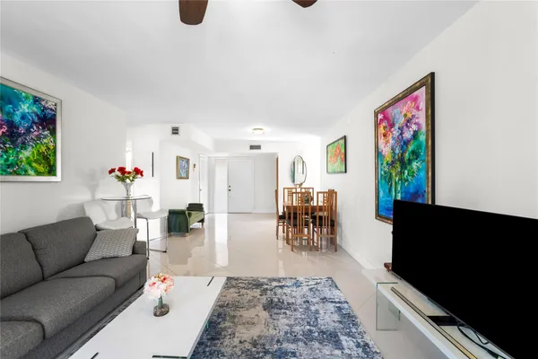 Property Slideshow image 2 of 56 | 11205 green lake 204 dr 204, Boynton Beach, FL, 33437