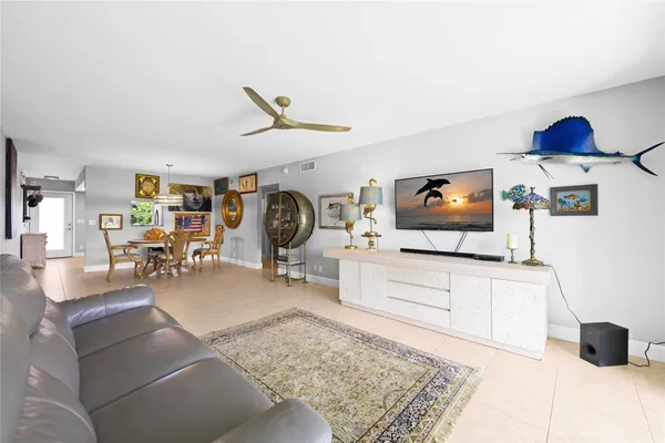 Property Slideshow image 3 of 25 | 2802 victoria way j3, Coconut Creek, FL, 33066