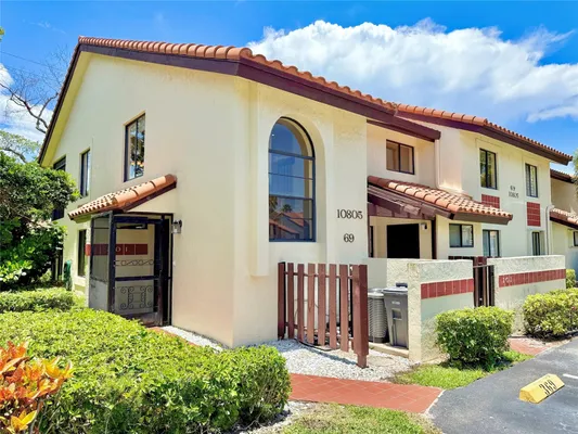 Property Slideshow image 3 of 64 | 10805 bahama palm way apt 201, Boynton Beach, FL, 33437