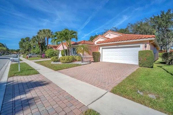 Property Slideshow image 3 of 31 | 5065 glenville dr, Boynton Beach, FL, 33437