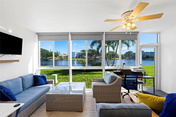 Property Slideshow image 2 of 25 | 1111 cambridge e # 1111, Deerfield Beach, FL, 33442