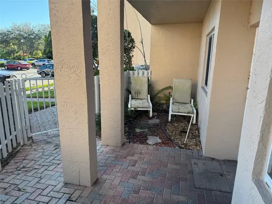 Property Slideshow image 3 of 14 | 7755 yardley dr apt 104, Fort Lauderdale, FL, 33321