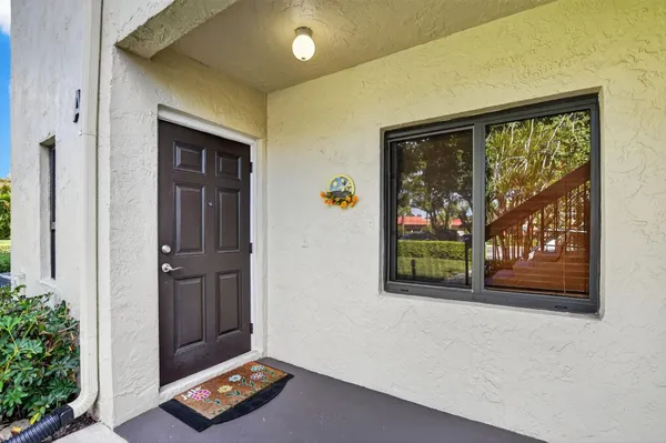 Property Slideshow image 3 of 44 | 8310 casa del lago apt 1a, Boca Raton, FL, 33433
