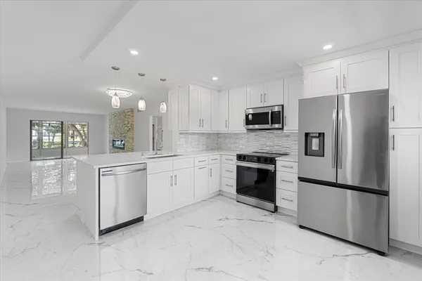 Property Slideshow image 3 of 44 | 2303 lucaya ln h2, Coconut Creek, FL, 33066