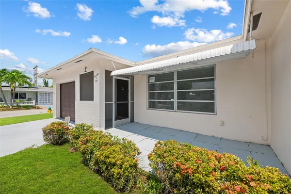 Property Slideshow image 3 of 28 | 7005 nw 11th st, Margate, FL, 33063