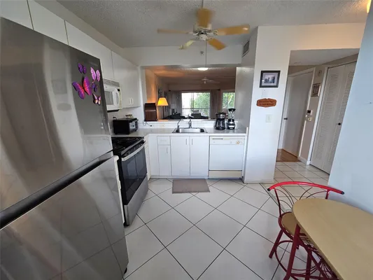 Property Slideshow image 3 of 43 | 9525 weldon cir apt 410, Tamarac, FL, 33321