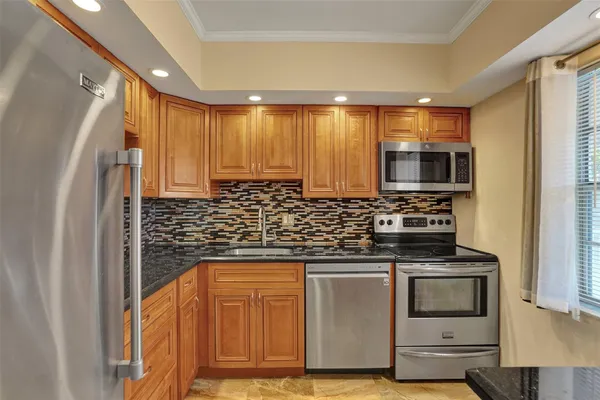 Property Slideshow image 3 of 30 | 651 nw 80th ter 207, Margate, FL, 33063