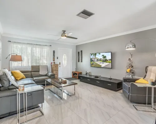 Property Slideshow image 3 of 42 | 4706 nw 47th ter, Tamarac, FL, 33319