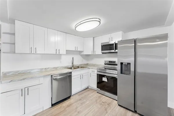 Property Slideshow image 2 of 29 | 1052 hythe c # 1052, Boca Raton, FL, 33434