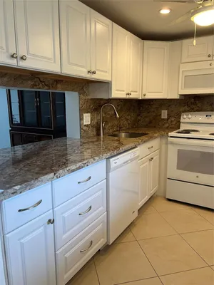 Property Slideshow image 2 of 35 | 2615 ne 3rd ct 213, Boynton Beach, FL, 33435