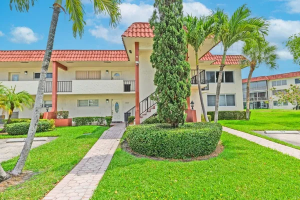 Property Slideshow image 3 of 49 | 8941 s hollybrook blvd apt 104, Pembroke Pines, FL, 33025