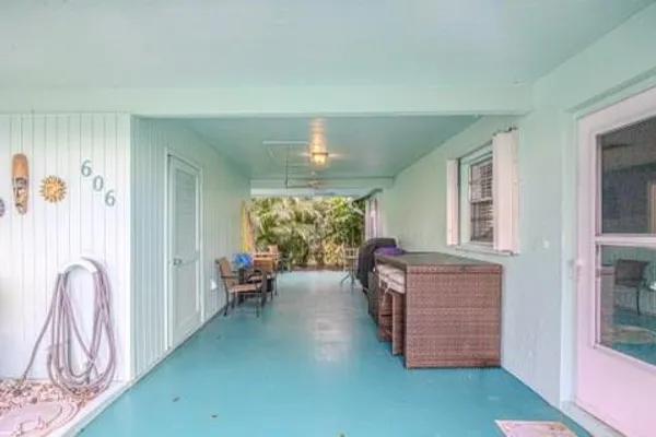 Property Slideshow image 2 of 20 | 606 hummingbird ln # 606, Delray Beach, FL, 33445