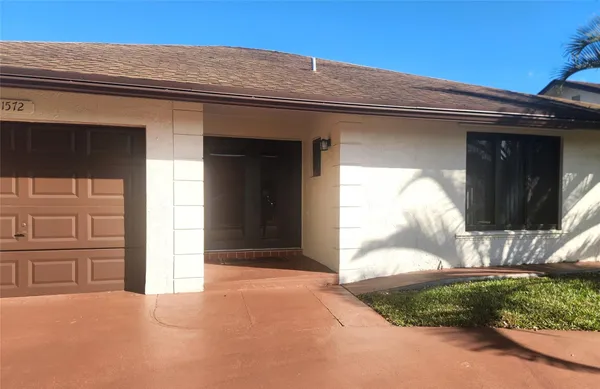 Property Slideshow image 2 of 23 | 1572 sw 23rd ter, Deerfield Beach, FL, 33442