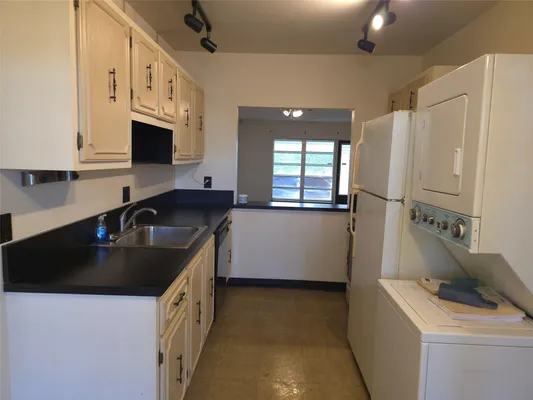 Property Slideshow image 2 of 32 | 1141 boxwood dr b, Delray Beach, FL, 33445