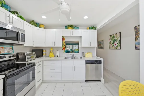 Property Slideshow image 3 of 31 | 3003 portofino isle b2, Coconut Creek, FL, 33066