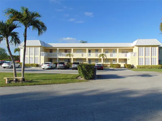 Property Slideshow image 2 of 71 | 9788 marina blvd 313, Boca Raton, FL, 33428