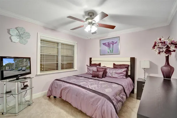 Property Slideshow image 3 of 30 | 12900 sw 7th ct b212, Pembroke Pines, FL, 33027