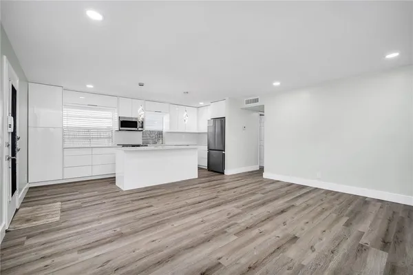 Property Slideshow image 2 of 21 | 116 flanders c # 116, Delray Beach, FL, 33484