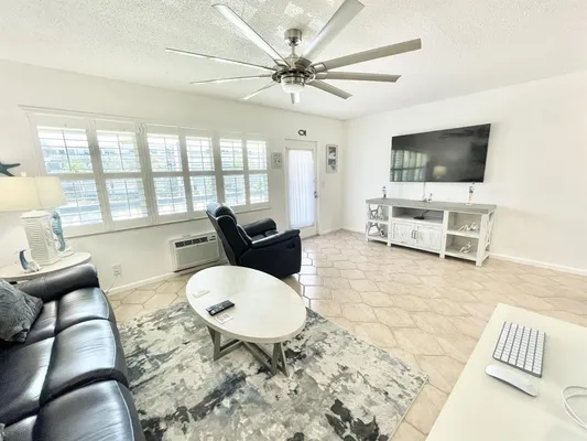Property Slideshow image 3 of 52 | 188 upminster i # 188, Deerfield Beach, FL, 33442