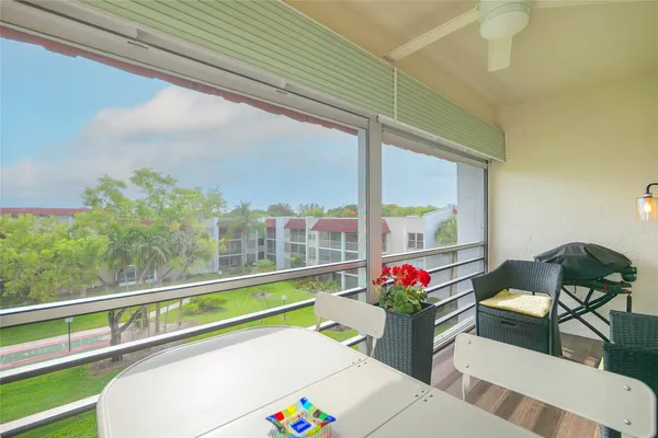 Property Slideshow image 2 of 59 | 3531 inverrary dr apt 407, Lauderhill, FL, 33319