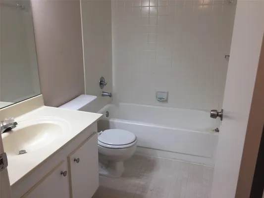 Property Slideshow image 3 of 11 | 1300 sw 124th ter apt 211, Pembroke Pines, FL, 33027