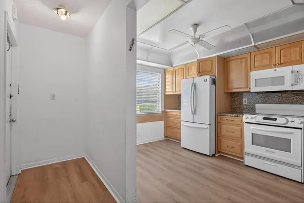 Property Slideshow image 2 of 36 | 3101 portofino pt a1, Coconut Creek, FL, 33066