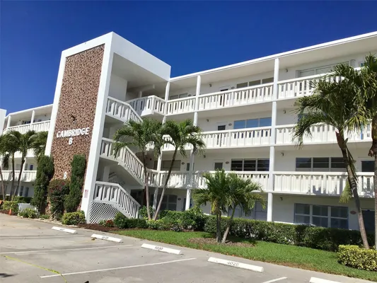 Property Slideshow image 2 of 31 | 3024 cambridge b # 3024, Deerfield Beach, FL, 33442