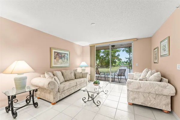 Property Slideshow image 2 of 24 | 7751 southampton ter 311, Tamarac, FL, 33321