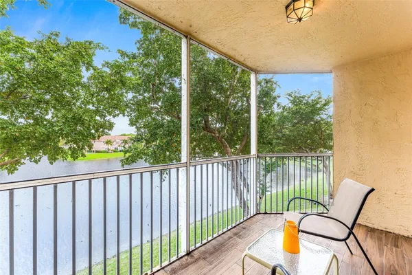Property Slideshow image 3 of 24 | 7751 southampton ter 311, Tamarac, FL, 33321