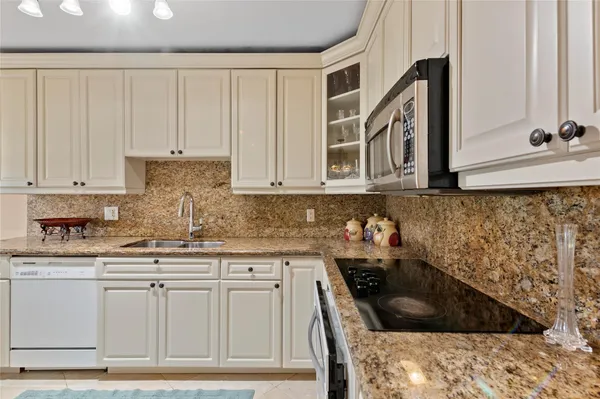 Property Slideshow image 3 of 26 | 8729 chevy chase dr # 145, Boca Raton, FL, 33433