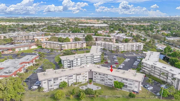 Property Slideshow image 2 of 39 | 2881 nw 47th ter 103, Lauderdale Lakes, FL, 33313