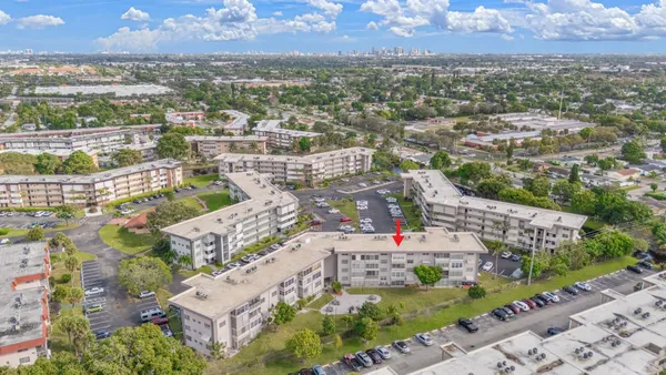 Property Slideshow image 3 of 39 | 2881 nw 47th ter 103, Lauderdale Lakes, FL, 33313