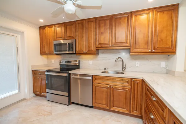 Property Slideshow image 3 of 30 | 2731 ne 14th street cswy apt 208, Pompano Beach, FL, 33062