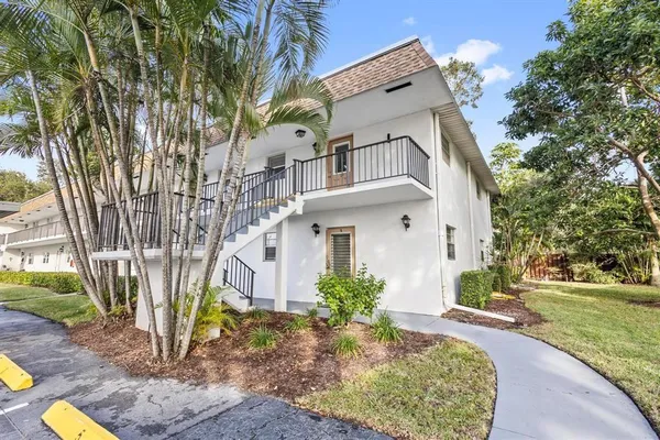 Property Slideshow image 2 of 20 | 2950 se ocean blvd 1-5, Stuart, FL, 34996