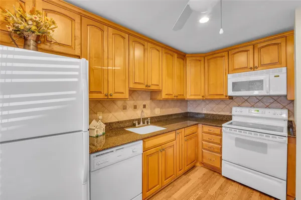 Property Slideshow image 2 of 17 | 21656 juego cir apt 23k, Boca Raton, FL, 33433