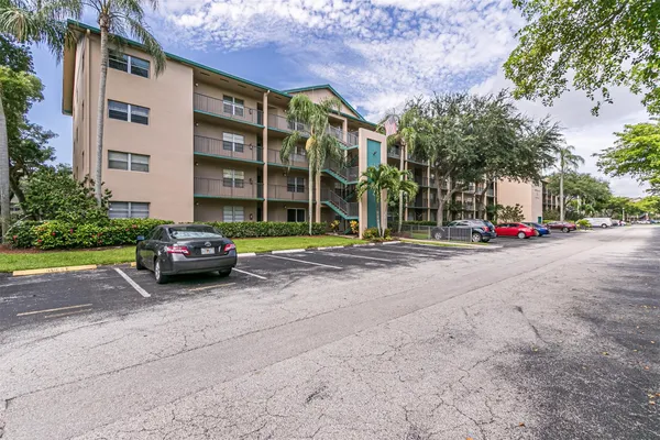 Property Slideshow image 2 of 40 | 12600 sw 5th ct 408l, Pembroke Pines, FL, 33027