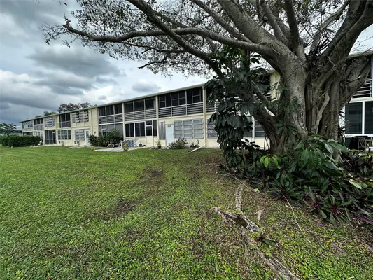 Property Slideshow image 2 of 39 | 143 westbury i 143, Deerfield Beach, FL, 33442