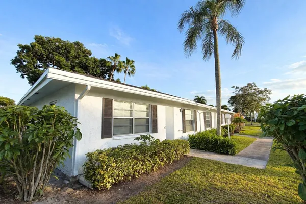Property Slideshow image 2 of 17 | 5093 privet pl a, Delray Beach, FL, 33484